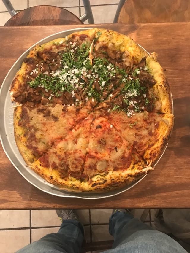 Photo of the dish “Pizza mitad Queso mitad Carnitas”