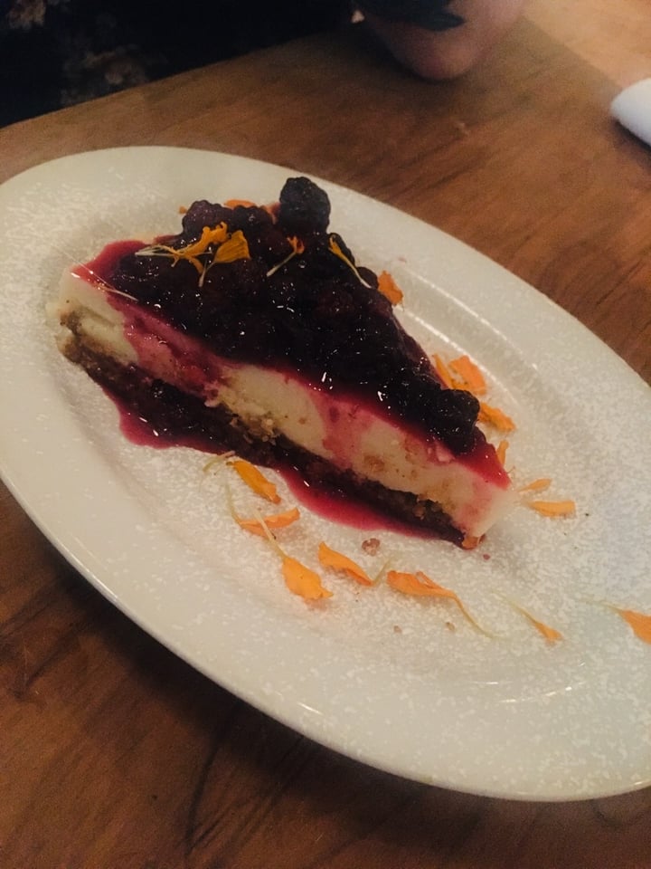 photo of Artemisia Cheesecake de lima con frutos rojos shared by @braldo on  21 Dec 2019 - review