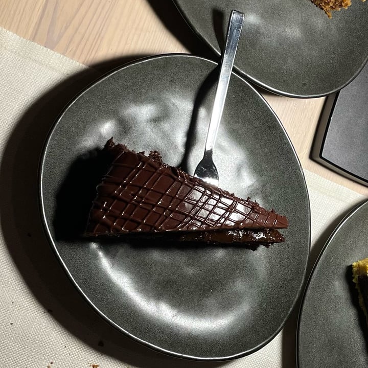 photo of Zoi health/food/drinks Sacher vegana shared by @francyeah on  10 Nov 2022 - review