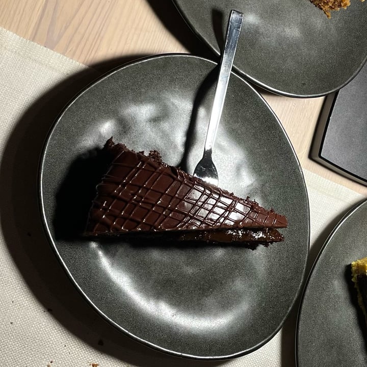 review photo of Zoi health/food/drinks Sacher vegana shared by @francyeah on 10 Nov 2022 - review