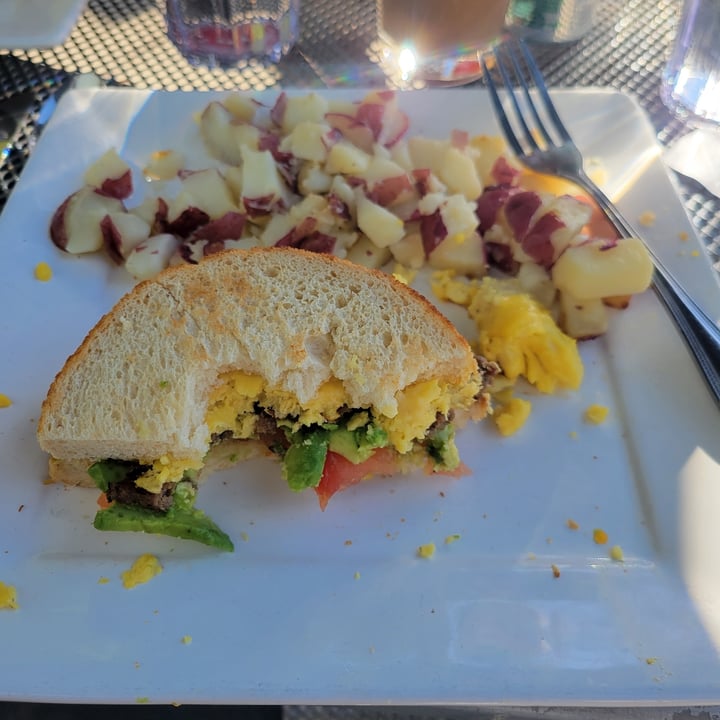 photo of Anna's House Vegan Breakfast Sandwich shared by @skyepie on  02 Oct 2022 - review