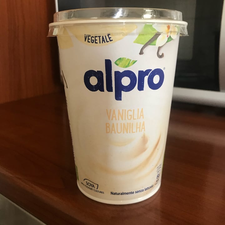 photo of Alpro Yogurt Vegetale Vaniglia shared by @asji on  14 Jun 2022 - review