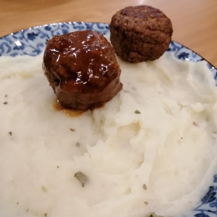 photo of Gardein Classic Meatless Meatballs shared by @moralcompassion4all on  17 Feb 2021 - review