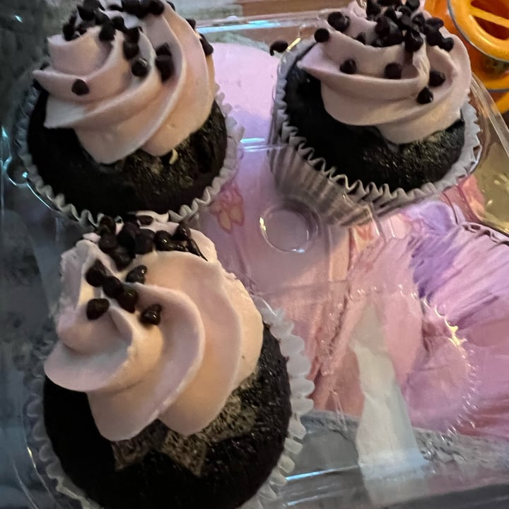 photo of Rubicon Bakers Neapolitan Cupcakes shared by @allycat38 on  19 Oct 2022 - review