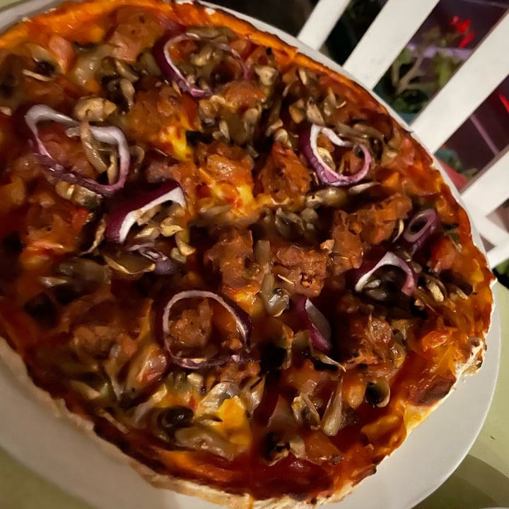 photo of Plant Plant pizza shared by @mariajamison on  06 Apr 2022 - review