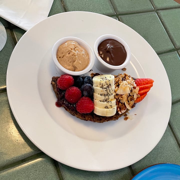 photo of Privé Tiong Bahru PB&J oat and banana pancakes shared by @yuki18 on  18 Mar 2021 - review