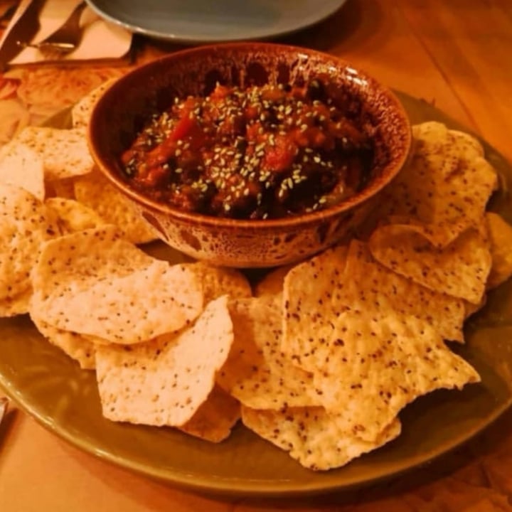 review photo of TS - A Casa Totopos de maíz con frijoles refritos shared by @sarisloris on 03 May 2020 - review
