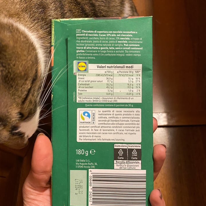 photo of Fin Carré Cioccolata vegana alle nocciole shared by @raivlys on  16 Jan 2022 - review