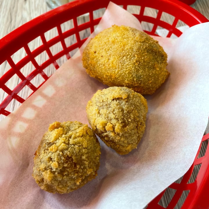 review photo of Al Pachino Olive all'ascolana shared by @sharonluccitti on 05 Oct 2022 - review