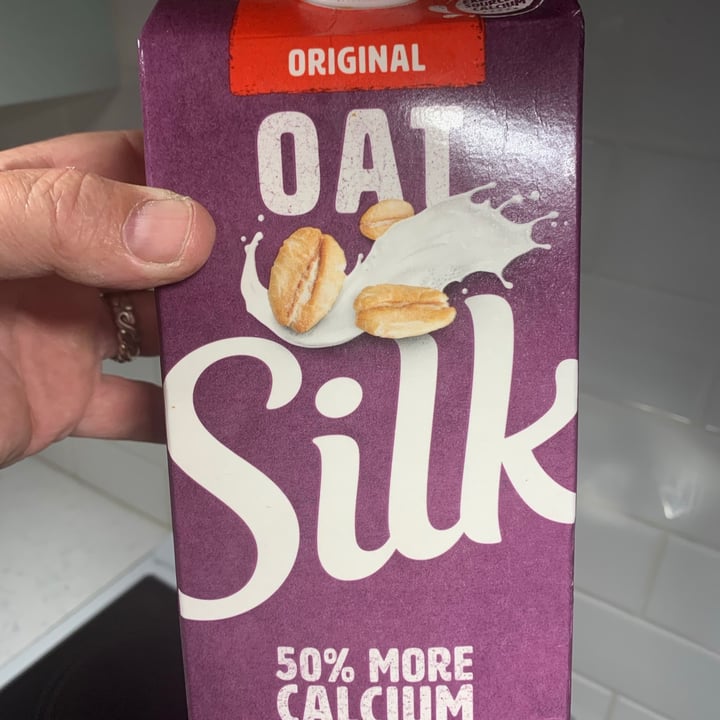review photo of Silk Silk Oat Milk shared by @circeamerman on 30 Aug 2021 - review