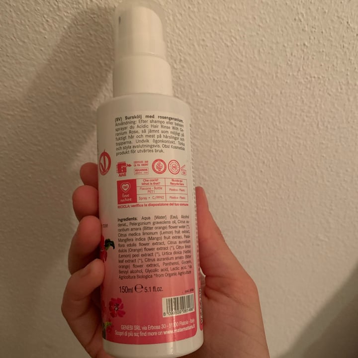 review photo of MaterNatura Risciacquo acido al geranio rosa shared by @susannatuttapanna5 on 04 May 2022 - review
