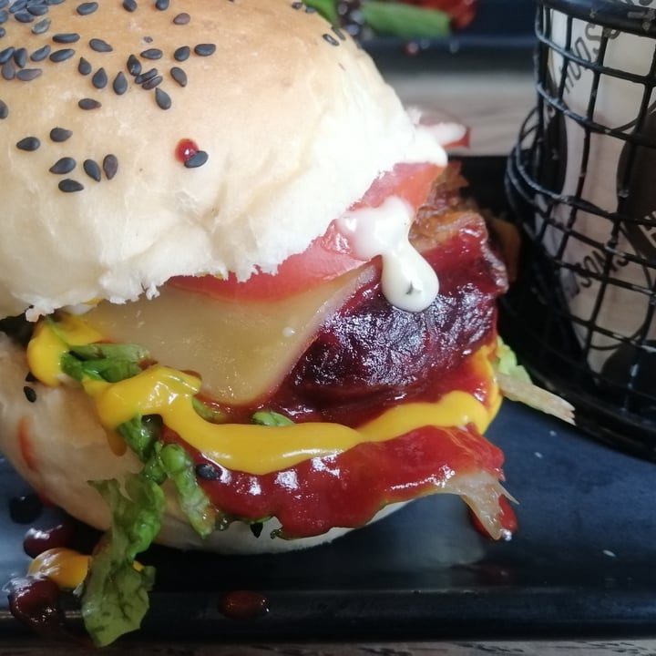 photo of Hudsons The Burger Joint (Stellenbosch) The Scheckter's Raw Burger shared by @nicoledupreez on  28 Jul 2021 - review