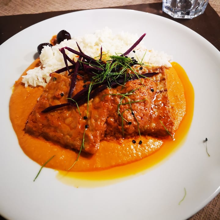 review photo of La Tecia Vegana Mafè di Tempeh shared by @giuliakako on 01 Mar 2022 - review