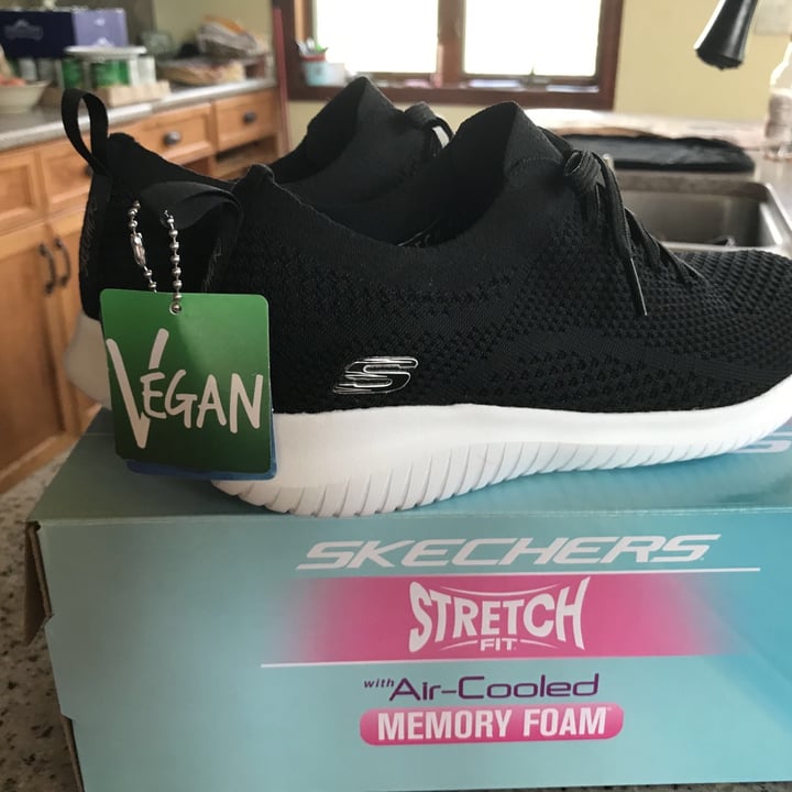 Skechers Air-Cooled Mwmory Foam Stretch Fit Review | abillion