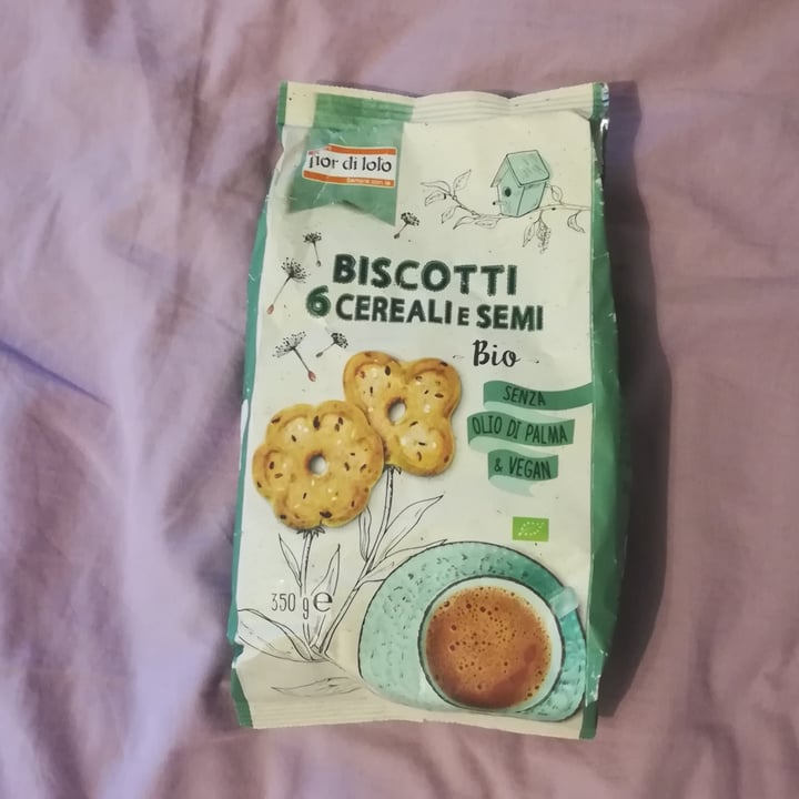 photo of Fior di Loto Biscotti 6 cereali e semi bio shared by @martiabc on  08 Sep 2022 - review