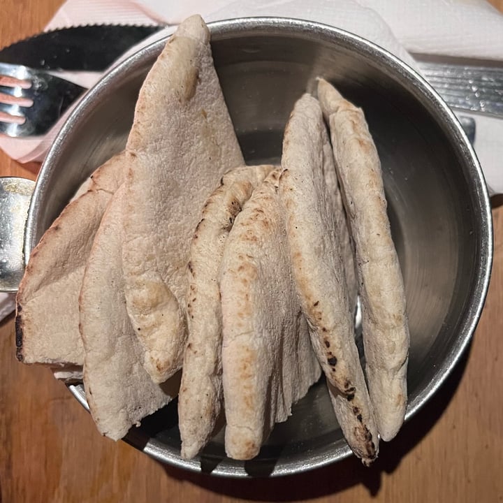 review photo of Club Lucero hummus shared by @laritu on 22 Aug 2022 - review
