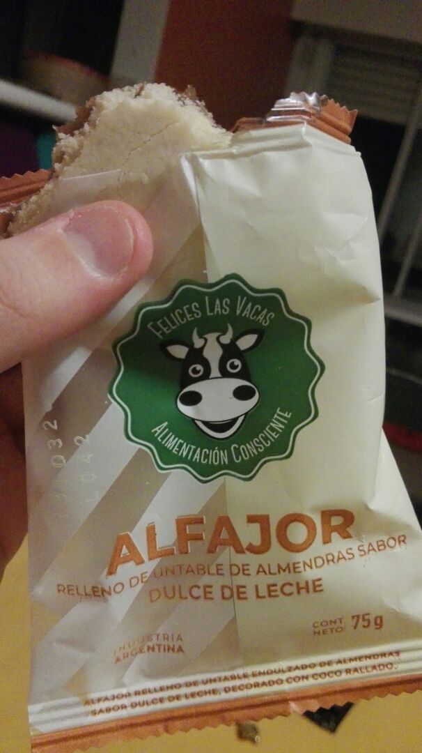 photo of Felices Las Vacas Alfajor Maicena shared by @santiagobozzone on  21 Feb 2020 - review