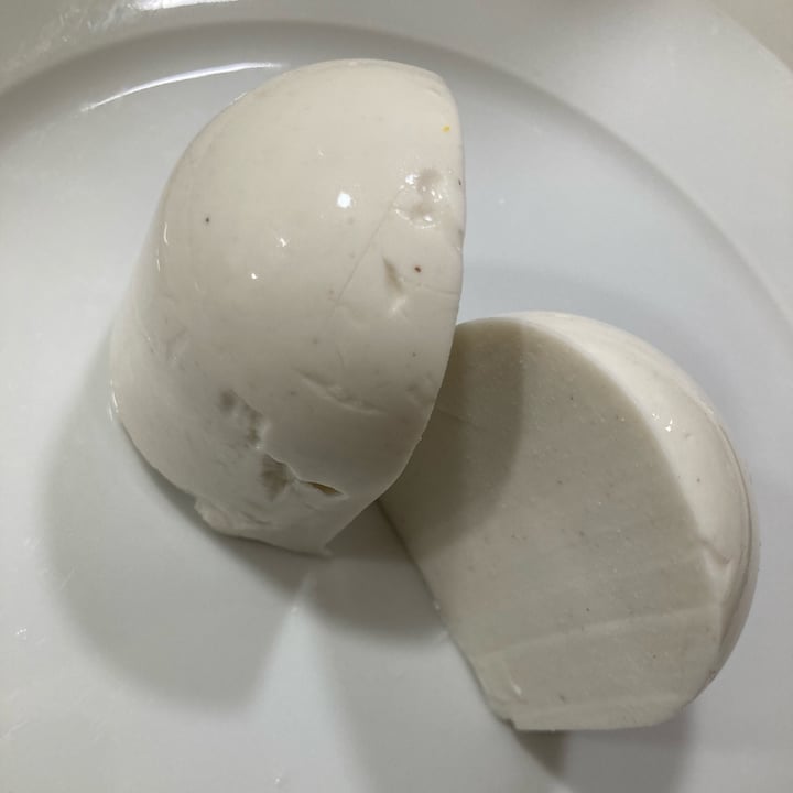 photo of Züger vegan MozzaVella shared by @sarahcaraman on  20 Nov 2022 - review