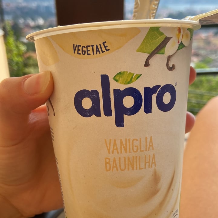 review photo of Alpro Vaniglia Baunilha Yogurt shared by @ciaruciaru on 15 May 2022 - review