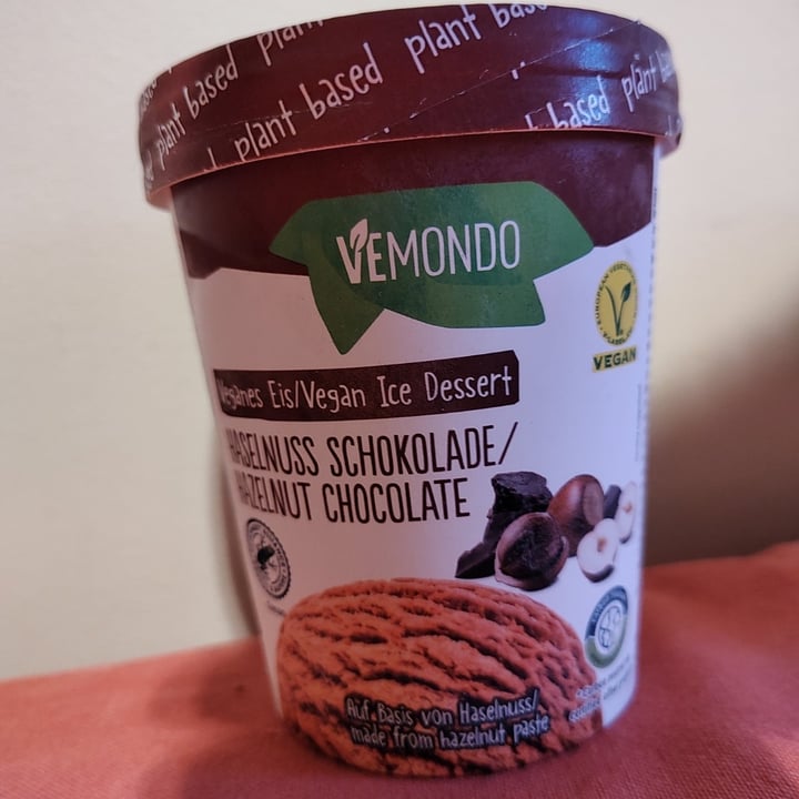 photo of Vemondo  Gelato Alla Vaniglia Cioccolato e Nocciola shared by @alex82 on  15 Aug 2022 - review