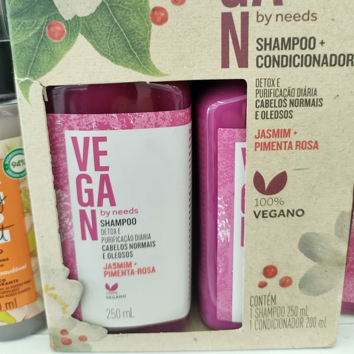 review photo of Vegan by Needs Shampoo shared by @donacintia on 16 Dec 2022 - review