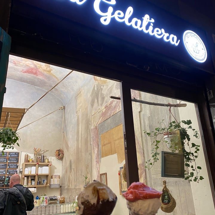 review photo of La Gelatiera Stracciatella Vegana shared by @iraisa on 06 Nov 2022 - review