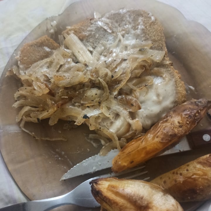 review photo of Casa Mhia Mila de seitan + queso de girasol + Cebolla Fugazzeta + Ensalada shared by @lau8683 on 28 Jan 2022 - review