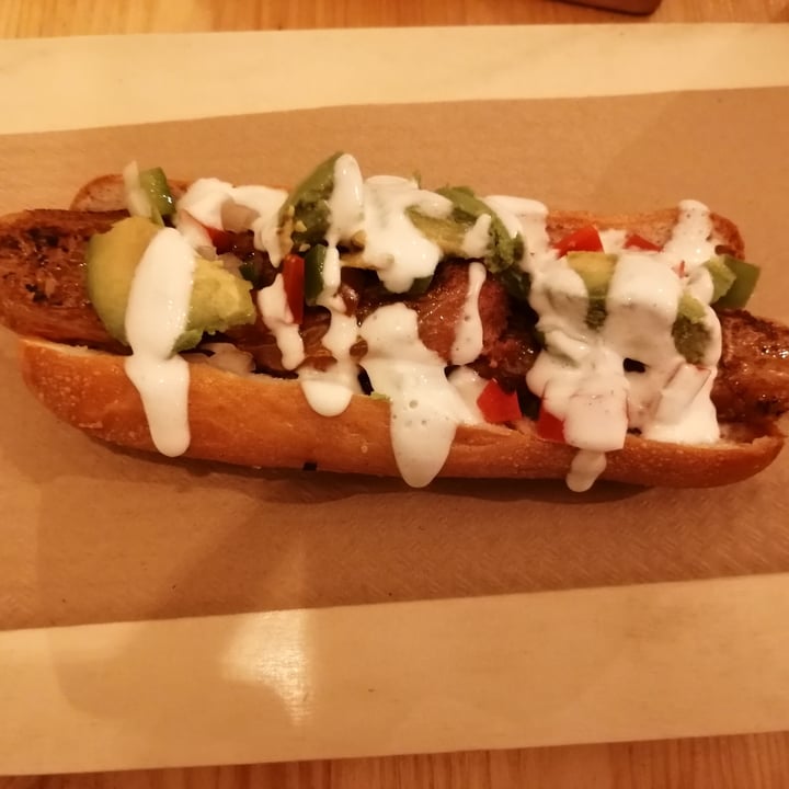 photo of Vegan Queen Perrito caliente shared by @martarogata on  20 Aug 2020 - review