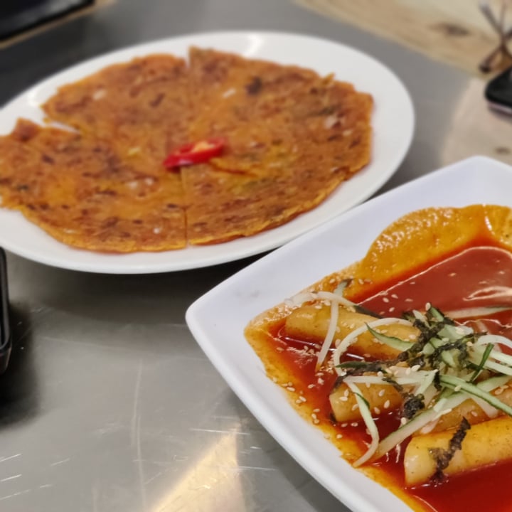 review photo of The Boneless Kitchen Kimchi Jeon 김치전 shared by @jerald on 27 Mar 2022 - review