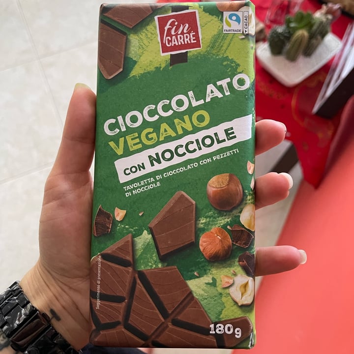 photo of Fin Carré Cioccolato vegano con nocciole shared by @antonellamaione on  27 Jun 2022 - review