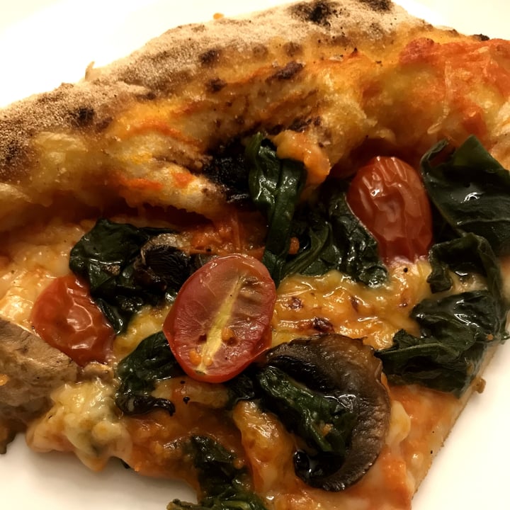 photo of Time to Vegan Food Pizza Espinafre shared by @adrianabis on  21 Sep 2021 - review
