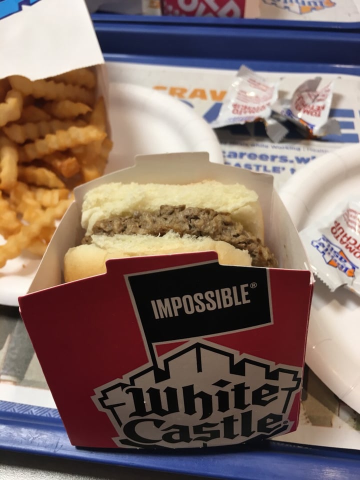photo of White Castle Impossible slider (No Cheese) shared by @lisseatsplants on  12 Feb 2019 - review