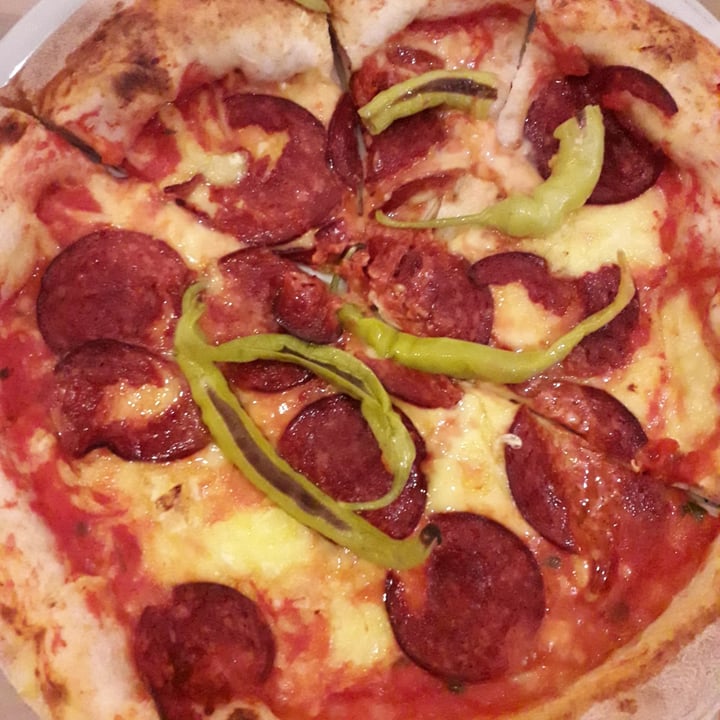 photo of Pizzi & Dixie Pizza pepperoni y piparras shared by @noun on  01 Feb 2022 - review