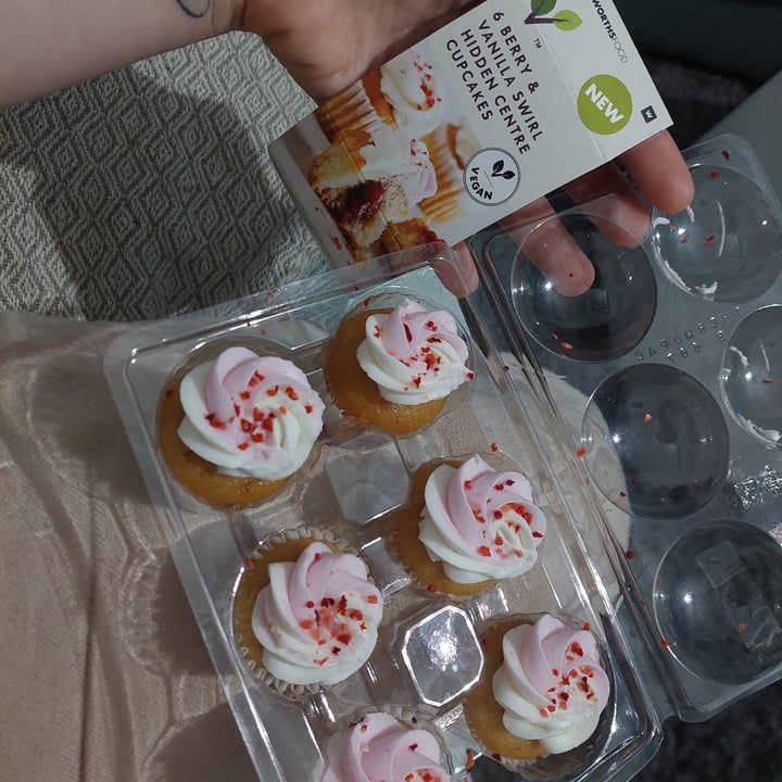 photo of Woolworths Berry & vanilla swirl hidden centre cupcakes shared by @lianapapa on  13 Oct 2021 - review