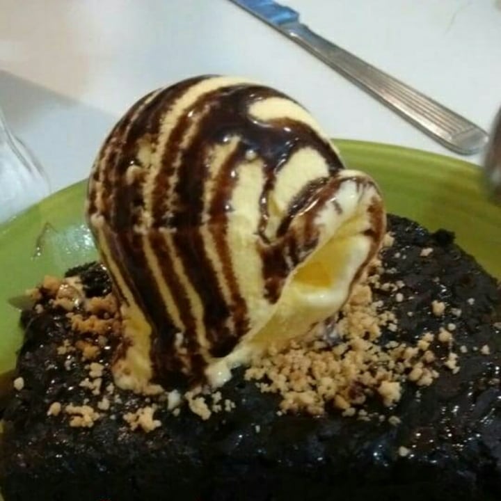 review photo of Loving Hut Microcentro Brownie con helado shared by @soynayme on 23 Feb 2021 - review