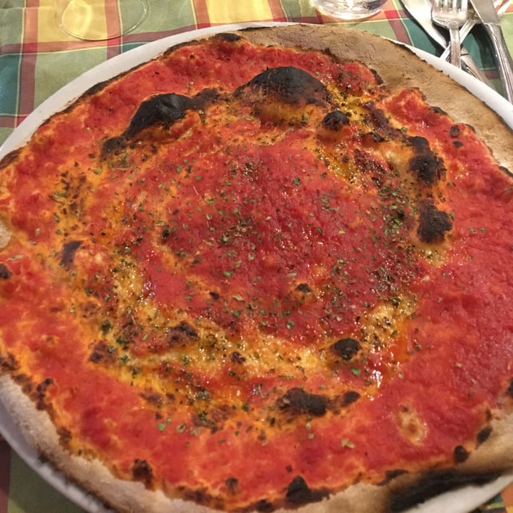 photo of La Locanda Pizza marinara shared by @denisec22 on  29 May 2022 - review