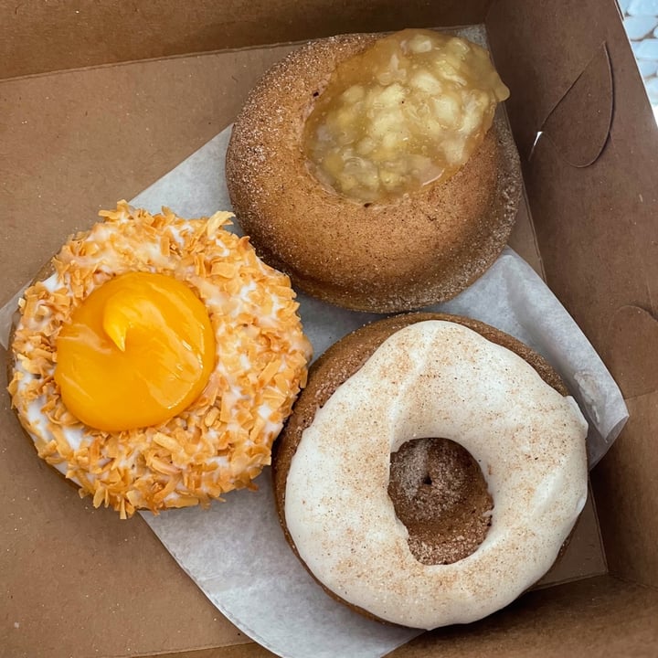 photo of Purple Glaze Donuts etc. Mango Tango shared by @jreg on  29 Mar 2022 - review