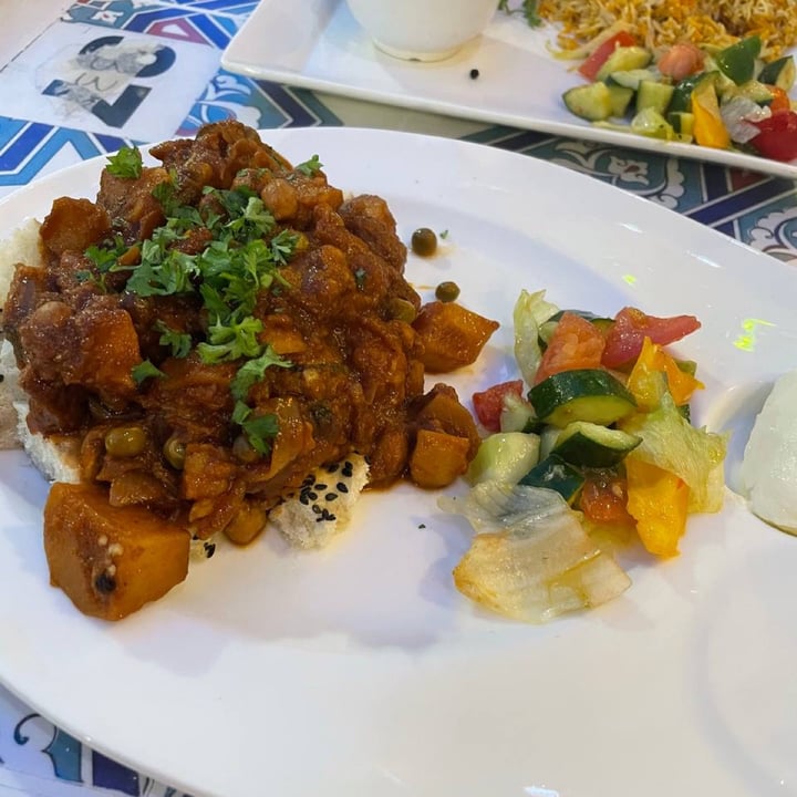 review photo of Istanbul Turkish SG Sebzeli iskender (veganised) shared by @lahari on 08 Nov 2021 - review