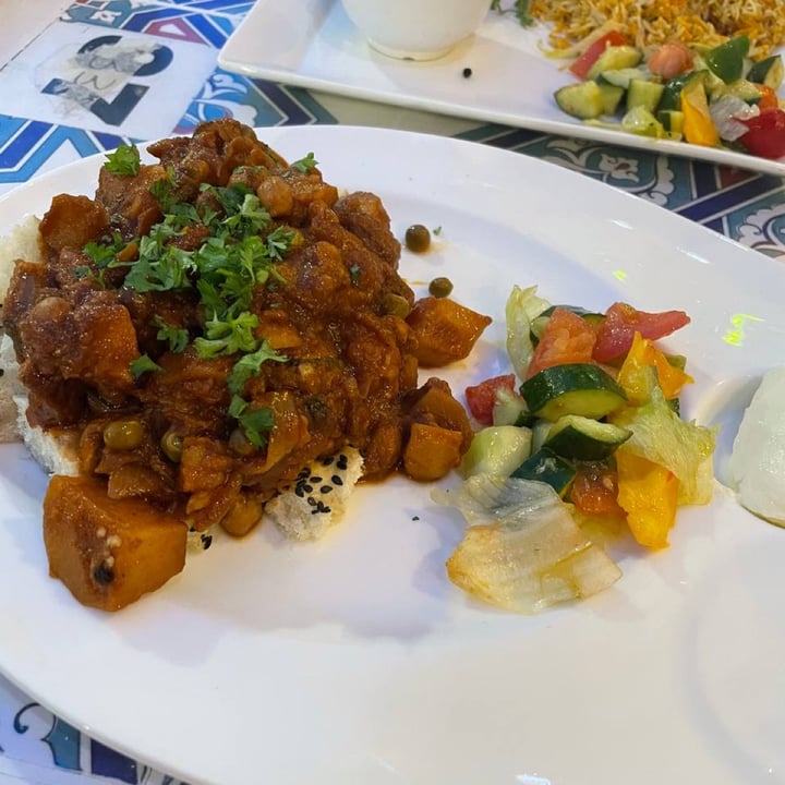 photo of Istanbul Turkish SG Sebzeli iskender (veganised) shared by @lahari on  08 Nov 2021 - review