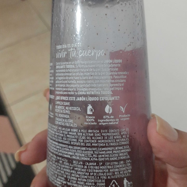 review photo of Natura sabonete líquido esfoliante frutas vermelhas shared by @karinepsmodesto on 28 Apr 2022 - review