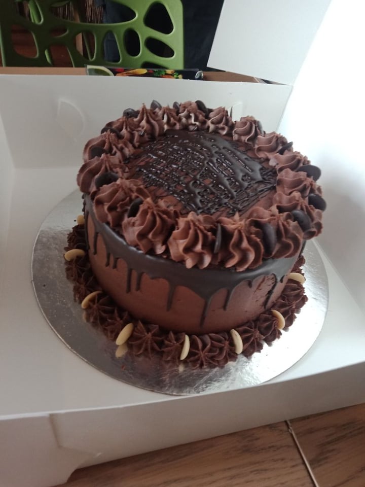 review photo of Cherry Darlings Bakehouse Caramel Cake w/ Chocolate Icing shared by @rhiannoncoles on 25 Mar 2019 - review