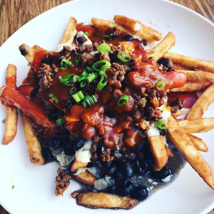 photo of Veggie Grill Chili cheese fries shared by @citybythbayvegan on  05 Jun 2019 - review