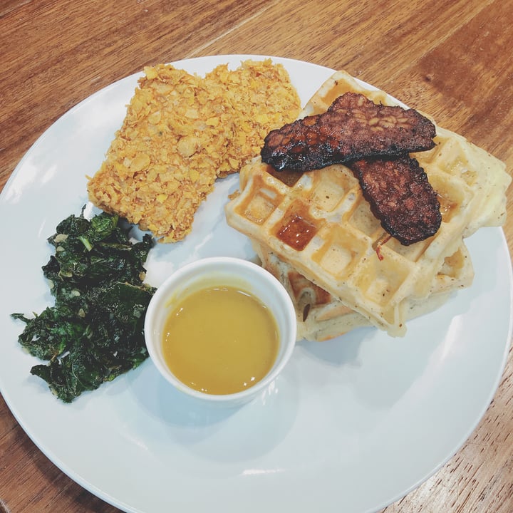 photo of Sparestore 士啤士多 "Chicken" and Waffles with Tempeh Bacon shared by @kaylabear on  05 Feb 2018 - review