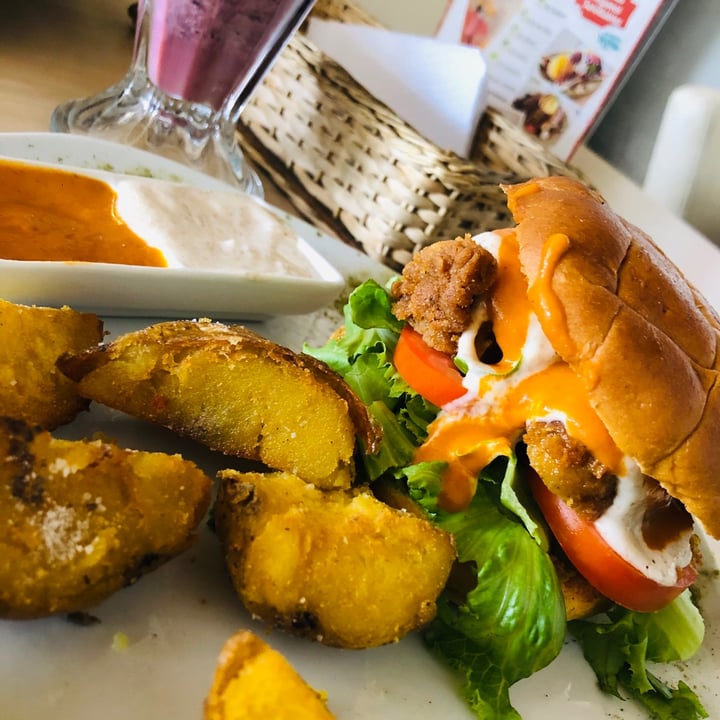 review photo of ESPRESSATE VEGAN Vegan Kentucky Burger shared by @sophie15 on 15 Jun 2020 - review