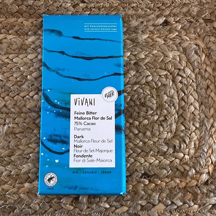 photo of Vivani Feine Bitter Mallorca Flor de Sal shared by @kevinvegancoach on  27 Aug 2022 - review