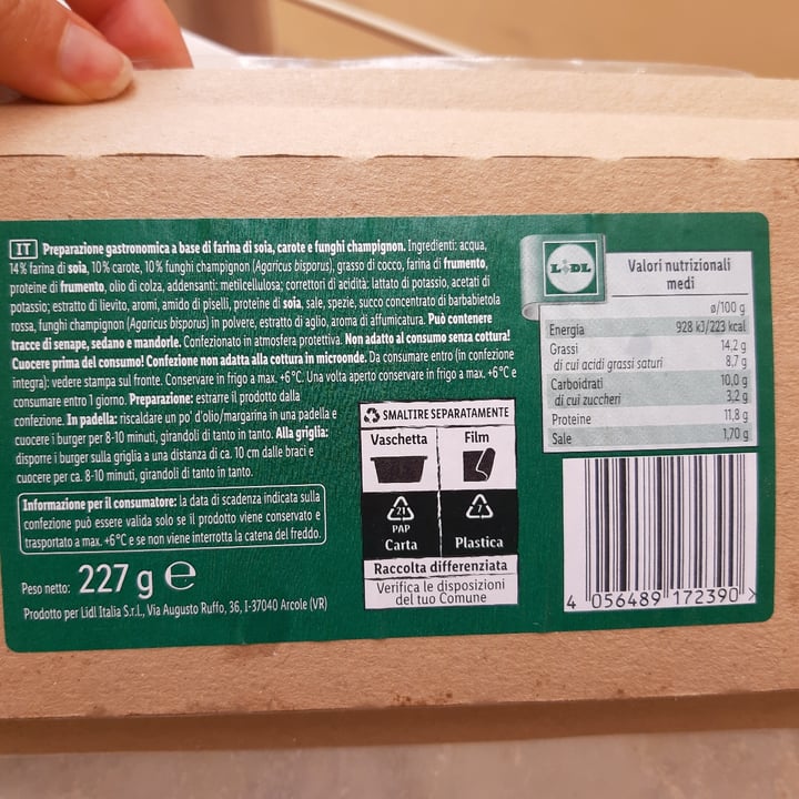 review photo of Vemondo Vegan Burger a base di farina di soia, carote e funghi champignon shared by @ule on 28 Apr 2022 - review