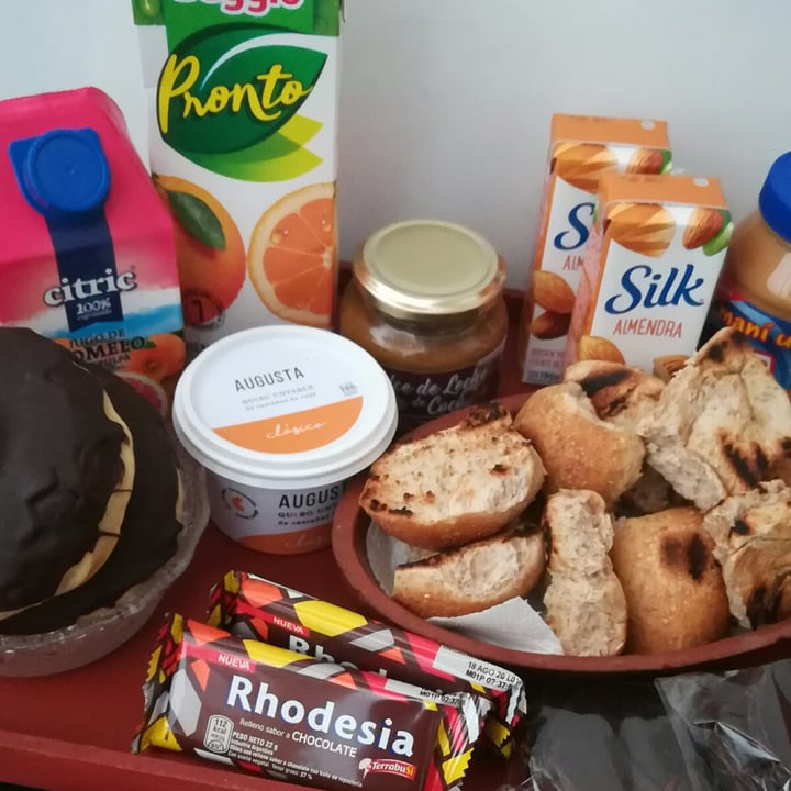 review photo of Augusta Queso Untable de Castañas De Cajú Clásico shared by @danyr0x on 20 Nov 2020 - review