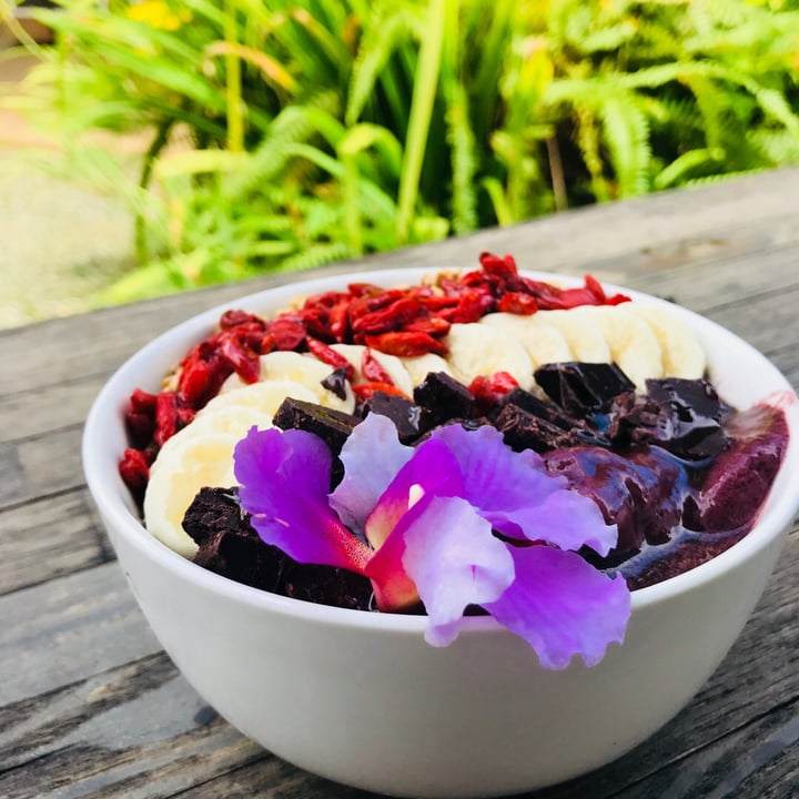 review photo of Russell’s by Eat Healthy Kauai Not So Simple Açaí Bowl shared by @anandabhavani on 10 Aug 2018 - review