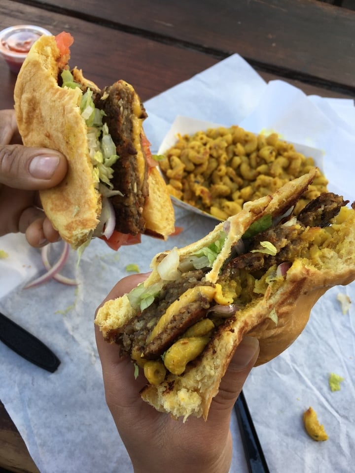 photo of Arlos Bacon Cheeseburger shared by @hofmanemily on  23 Dec 2019 - review