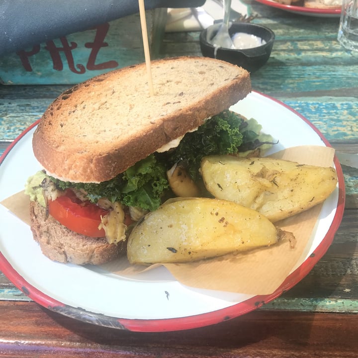 photo of Hierbabuena Vegan Sandwich shared by @mazulck on  20 Aug 2021 - review